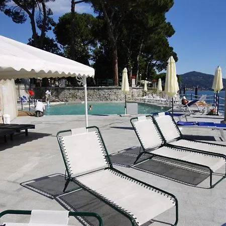 Apartment Sleeps 6 Pool